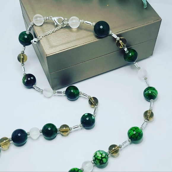 Green agate necklace - Picture 2 of 5